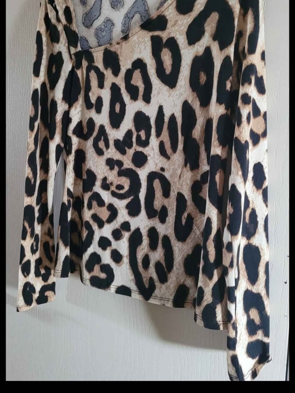 Leopard Print Long-Sleeve Top - Beige/Black SIZE L.H&M.